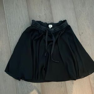 Pleated Aritzia Wilfred skirt